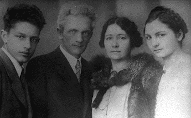 Portrait of the von König family