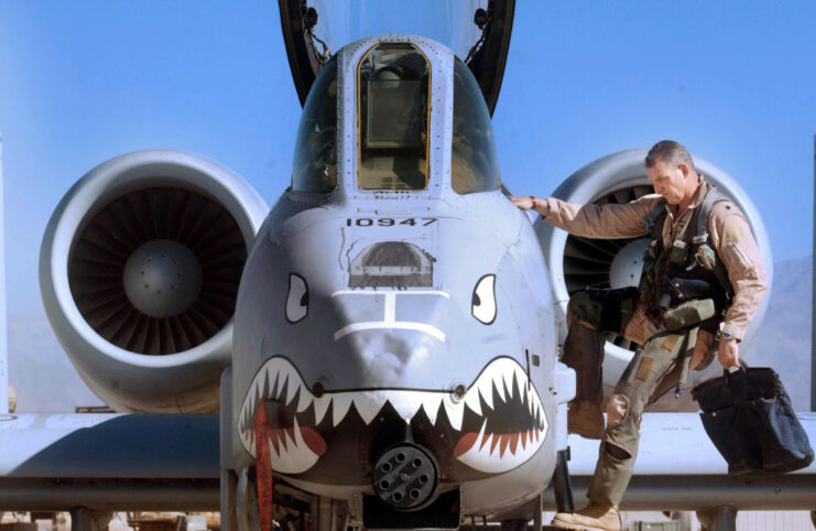 American airman standing at the side of a Fairchild Republic A-10 Thunderbolt II