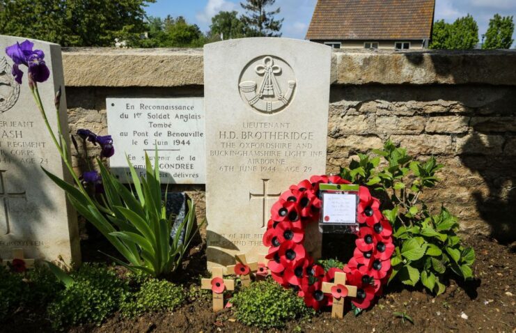 Wreath placed at Herbert Denham "Den" Brotheridge's gravestone