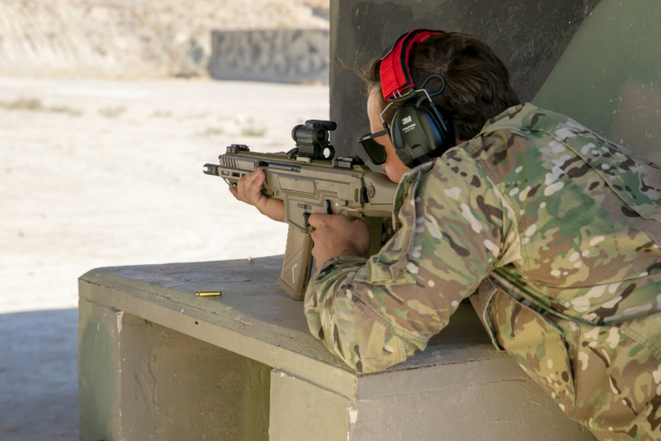 Green Beret shooting a MK 433. 