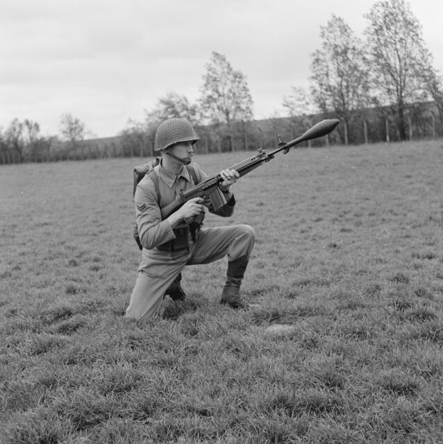 Dutch Marine aiming an FN FAL equipped with a grenade launcher