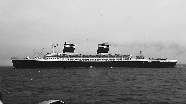 SS United States at sea