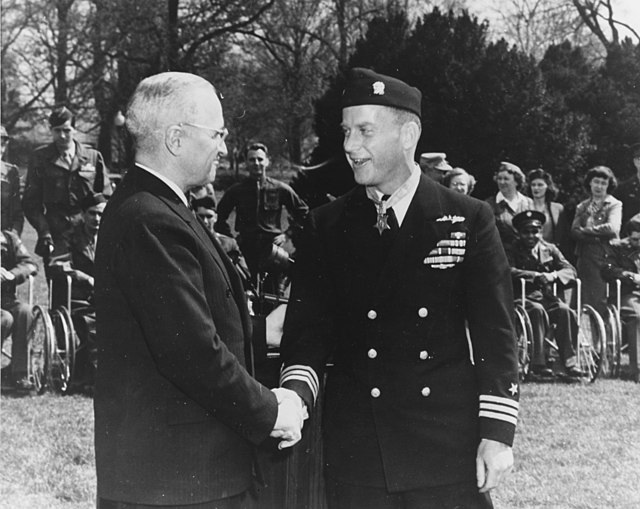 Harry S. Truman shaking Richard O'Kane's hand