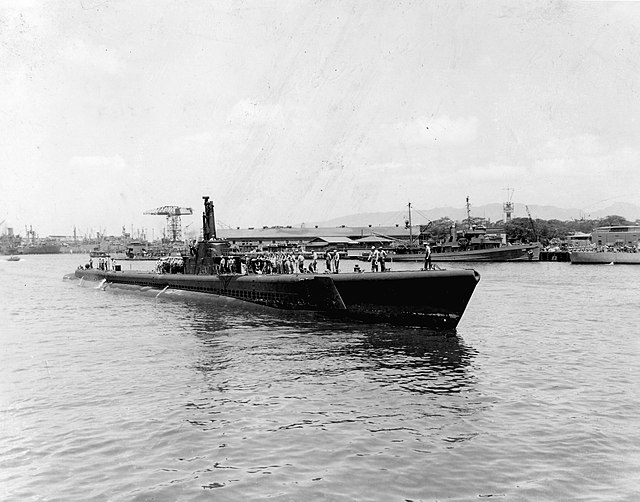 USS Tang (SS-306) returning to port