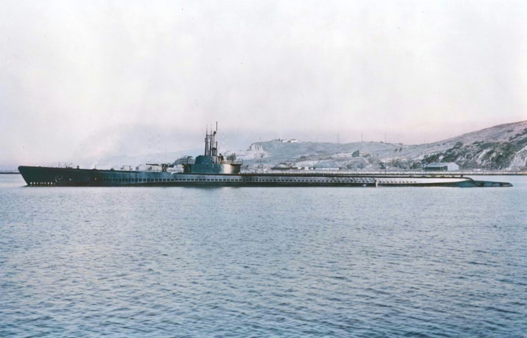 USS Tang (SS-306) leaving port