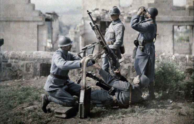 French soldiers manning a machine gun