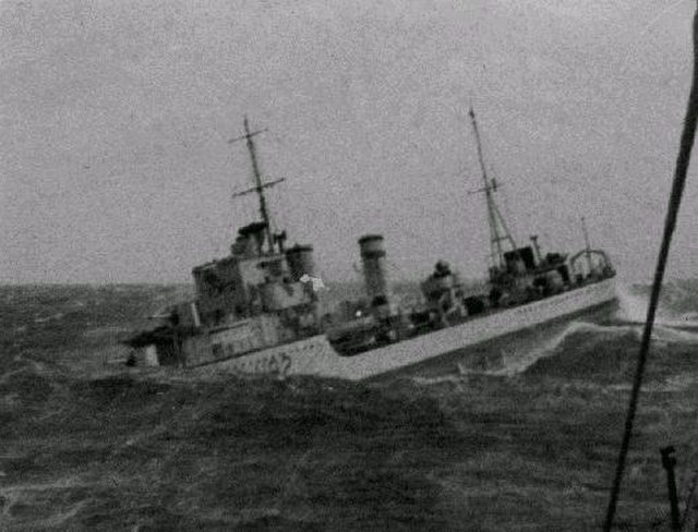 HMS Glowworm (H92) at sea